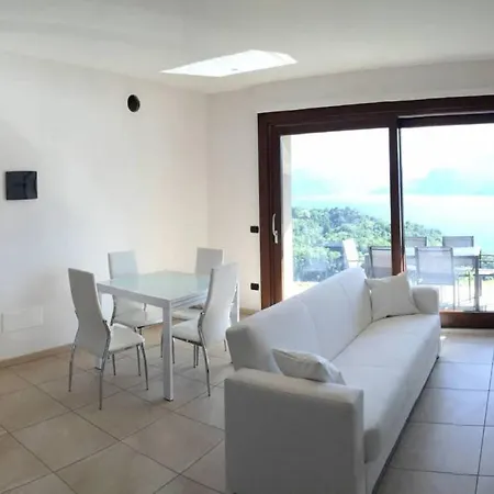 Apartment La Terrazza Vistalago